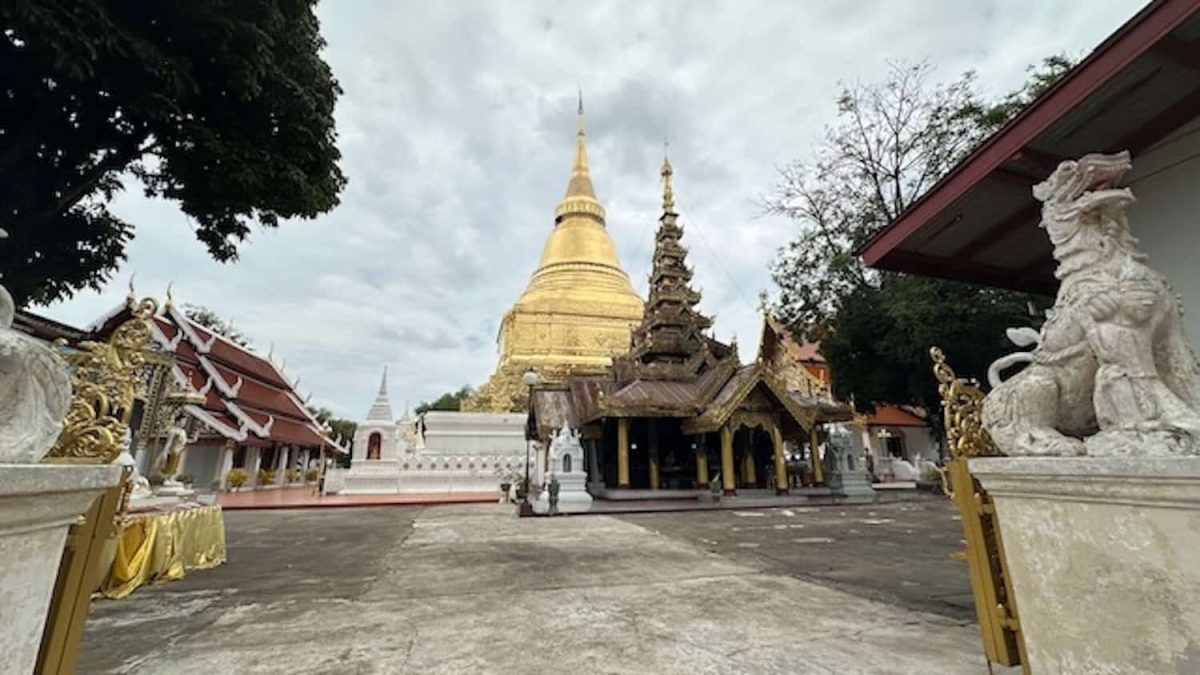 Wat Phra Kaeo Don Tao a Lampang