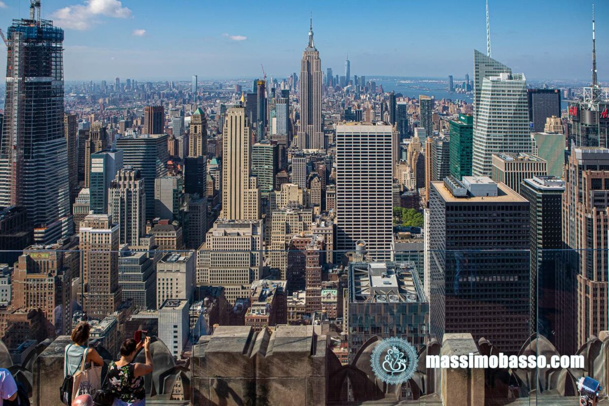New York - vista dal Top of the Rock con turisti