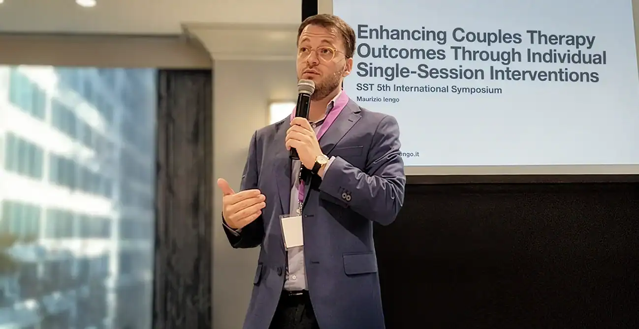 Dr. Maurizio Iengo presenta al Simposio SST a Chicago