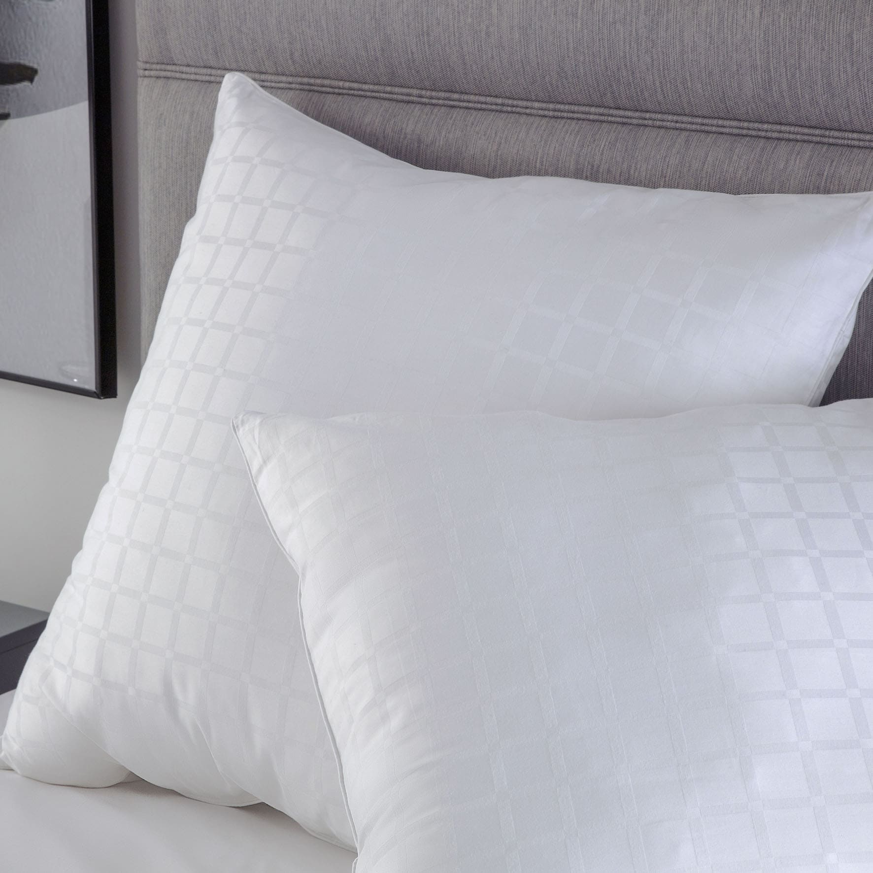 "Belledorm" Hotel Suite Continental Pillow - Image 2