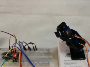 Soporte servomotor Pan-Tilt aplicado en un proyecto de robótica Arduino con sensor ultrasónico