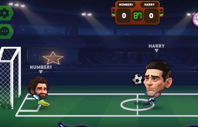 משחק בעיטות עונשין בכדורגל פנטזיה עם שחקנים מונפשים וכדור.