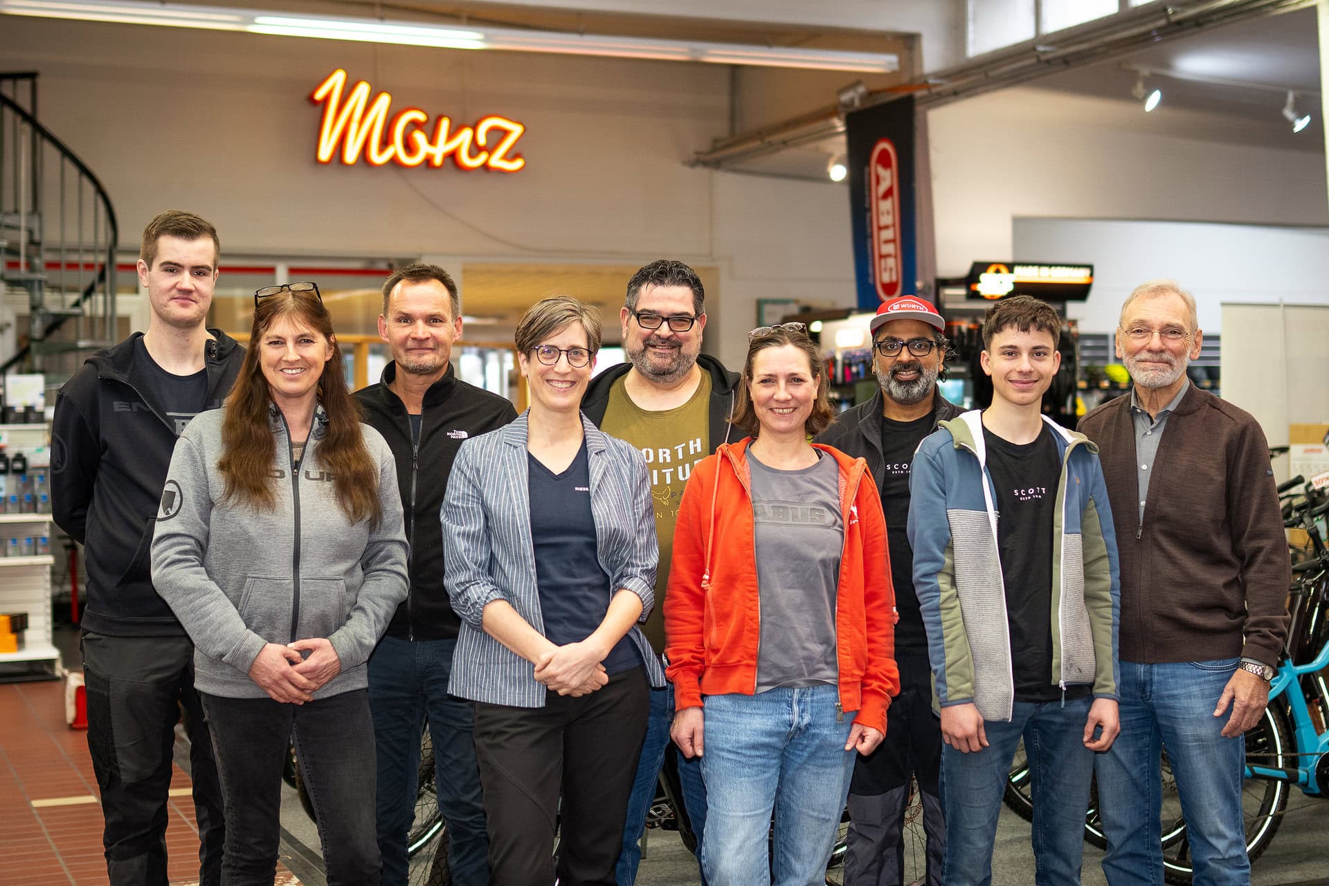 Ein Bild vom Team Fahrradwelten Monz im Ladengeschäft