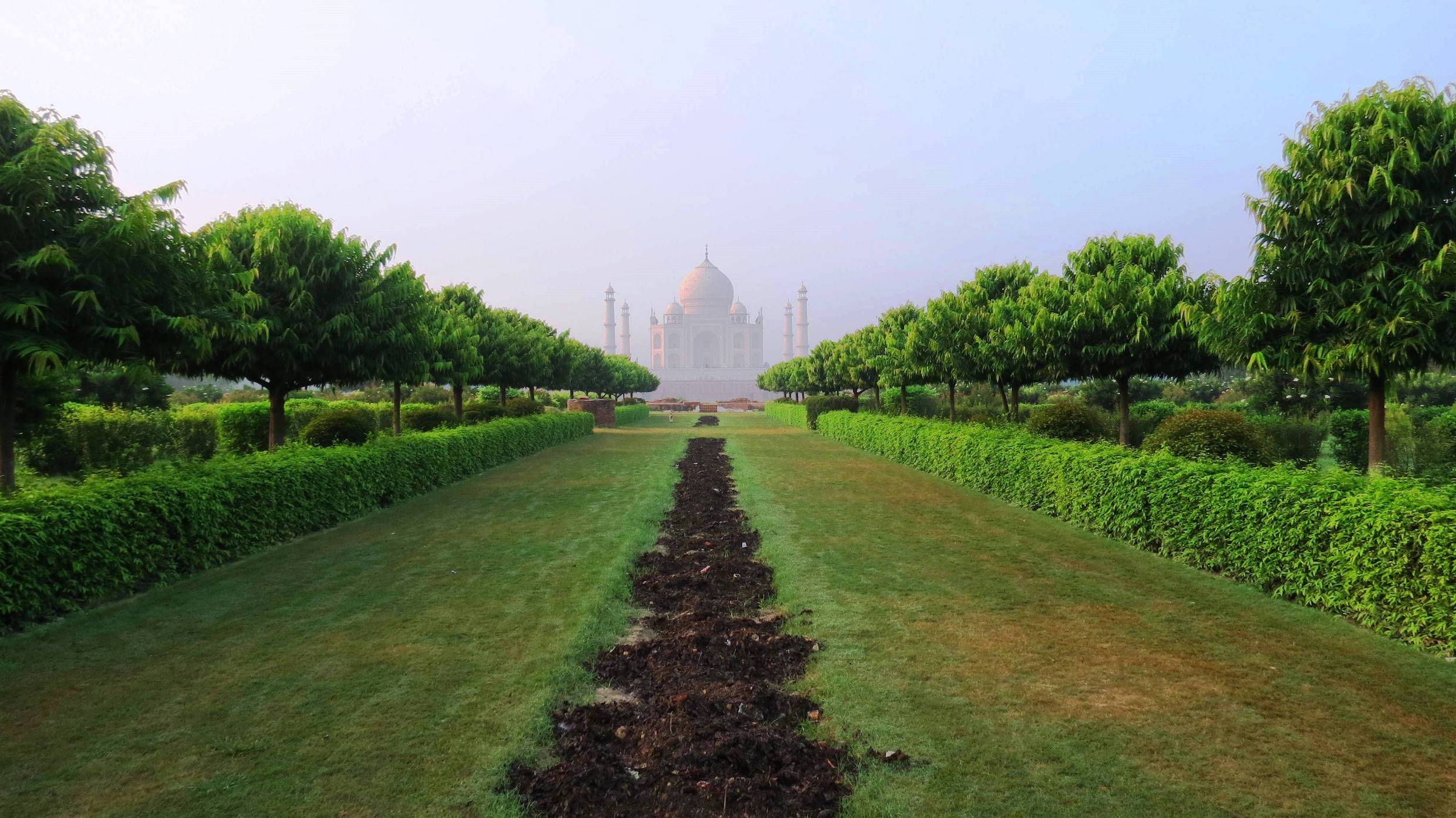 Rondreis langs de Gouden Driehoek van India - Mehtab Bagh met uitzicht op Taj Mahal in Agra, India