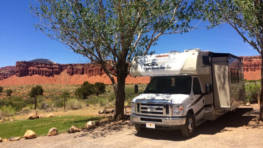 Capitol Reef National Park, camper geparkeerd op 1000 Lakes RV Park