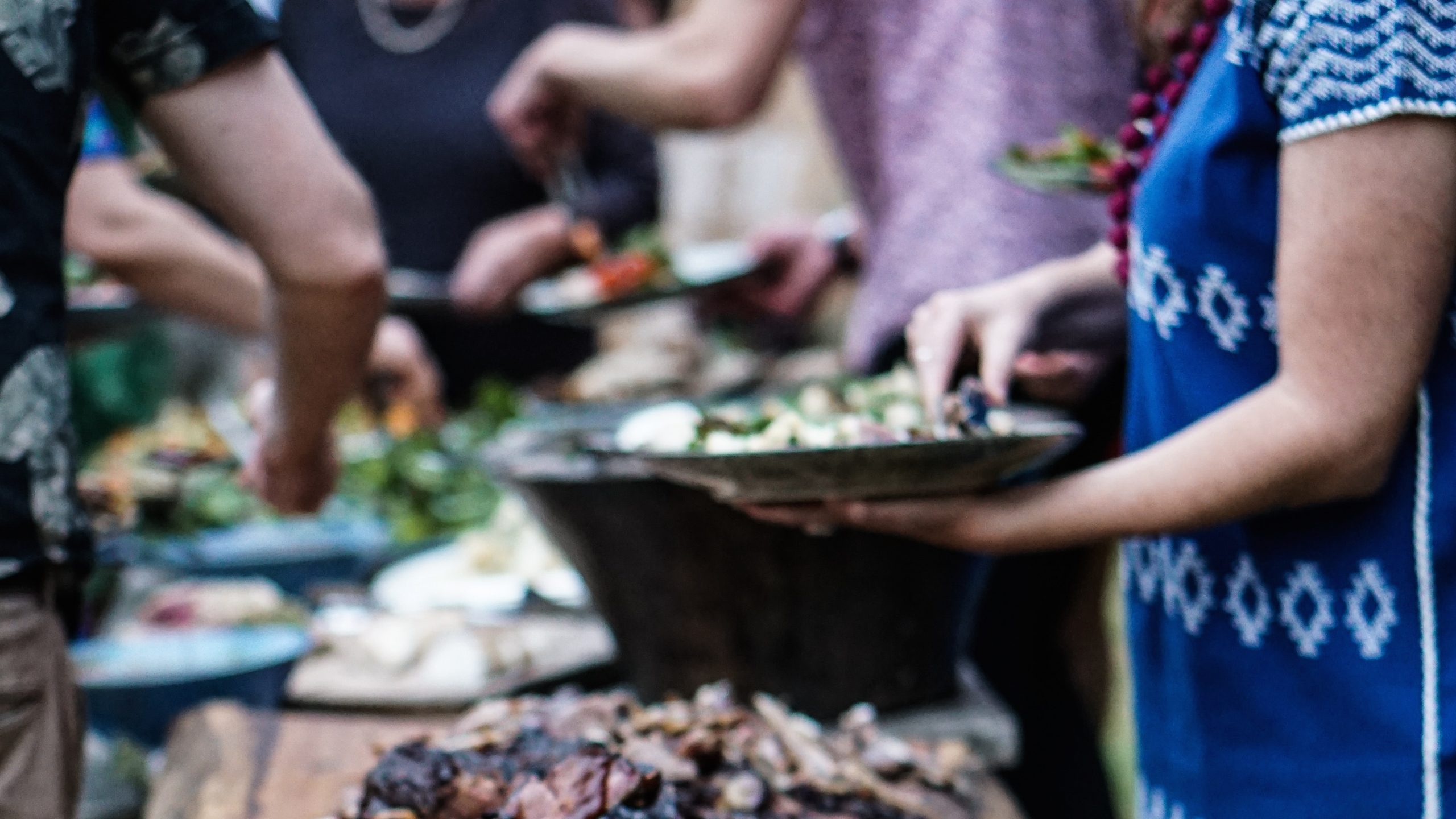 Voor alles is er een eerste keer na een scheiding - feest met etentje in de tuin