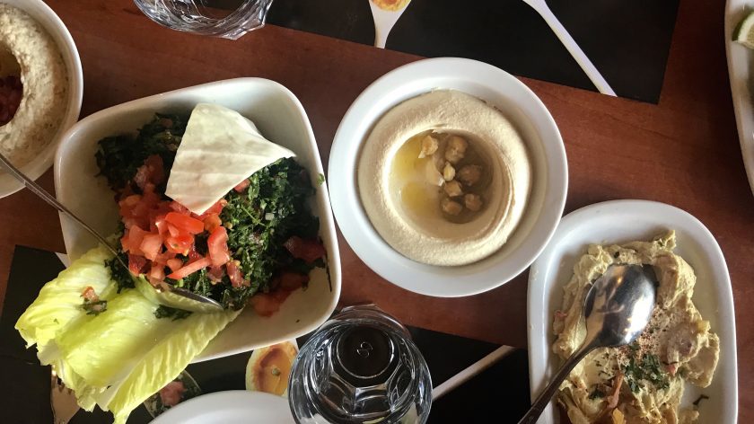 Uitgebreide lunch in Libanon, écht Libanees eten