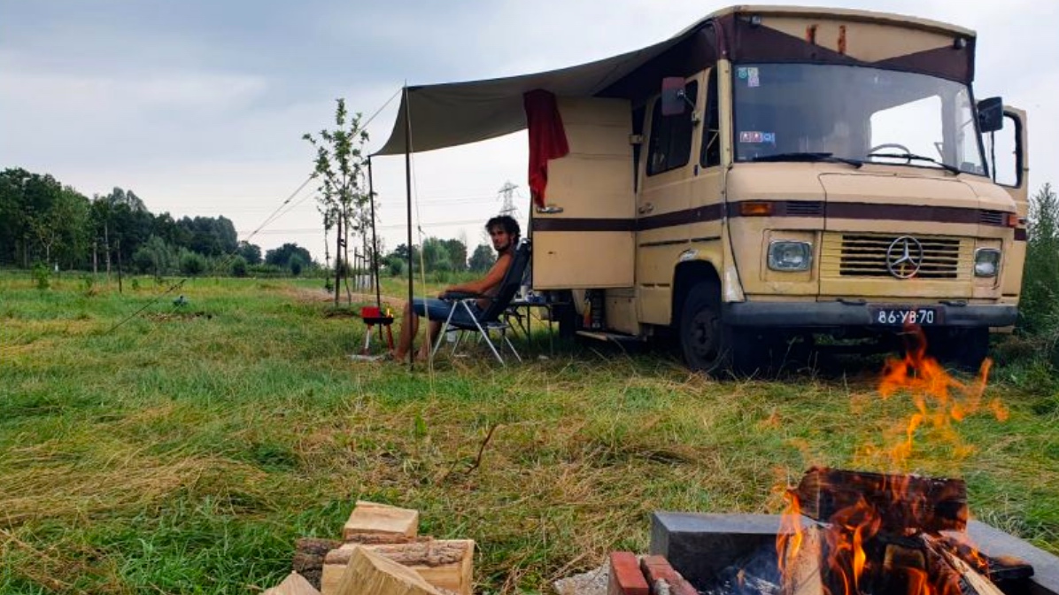 Oldtimer camper, Boerakker - unieke overnachtingsplekken in Groningen