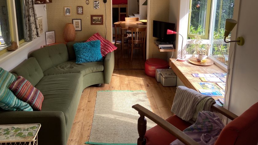 Woonwagen Wadkovice Pieterburen kamer