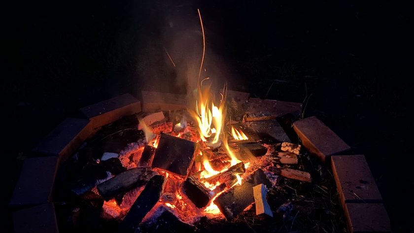 Wadkovice Pieterburen vuurtje stoken