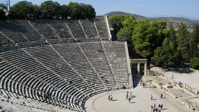 Het theater van Epidaurus op de Peloponnesos in Griekenland