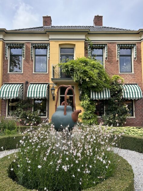 Theefabriek Houwerzijl ingang