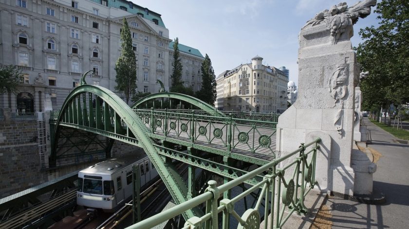 Zollamtssteg in Wenen ligt langs de wandelroute Before Sunrise