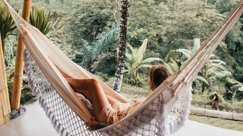 Ontsnappen aan de ratrace: 4 tips voor een relaxter leven