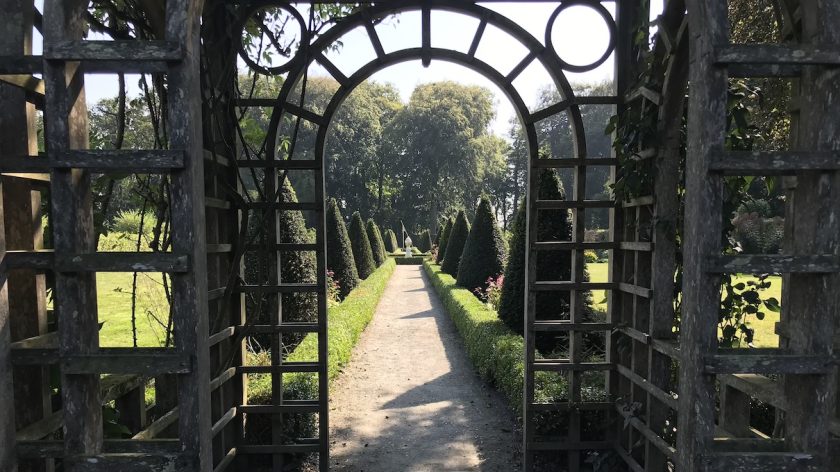 Menkemaborg Uithuizen tuinen boog