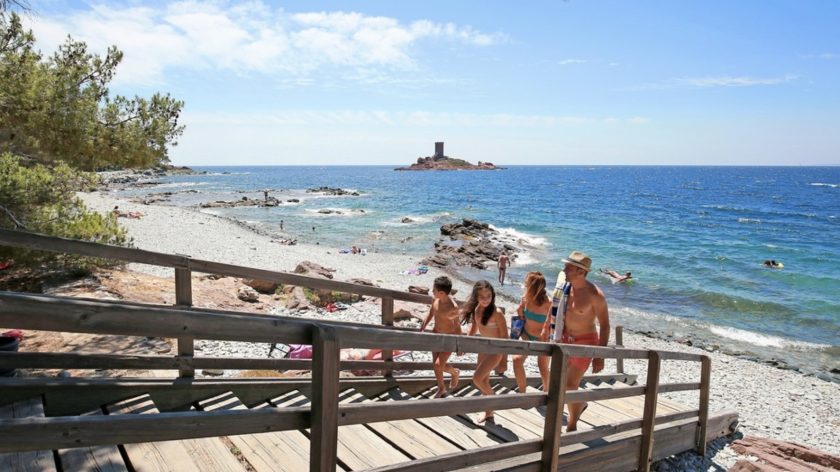 De mooiste campings Provence: Camping La Plage du Dramont strand