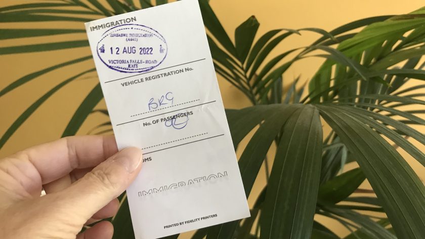 Grensovergang Botswana Zambia immigrations bij Victoria Falls Bridge