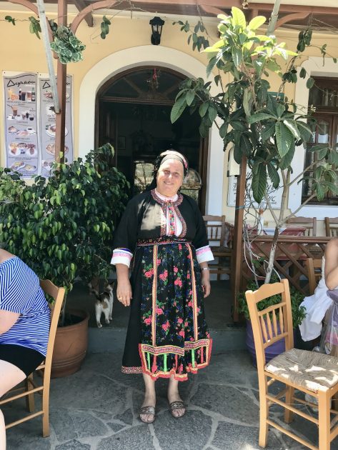 Olympos Karpathos vrouw klederdracht