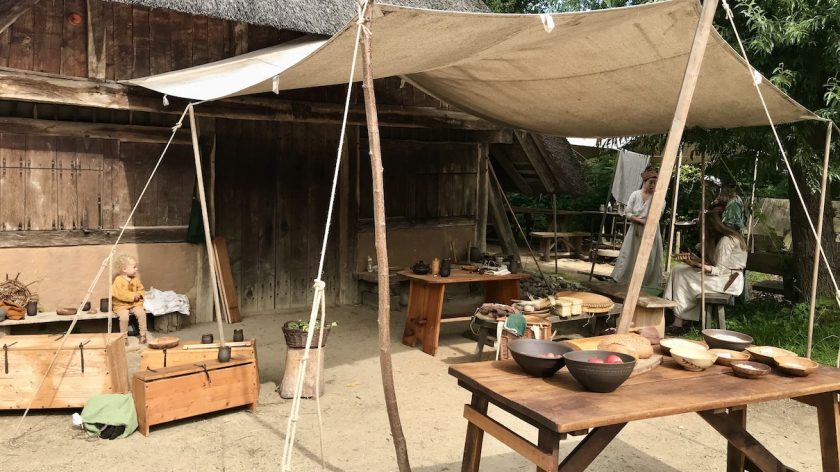 Gratis musea in Nederland - Middeleeuws Erf Park Schothorst Amersfoort Sibbezondag vrouwen kind