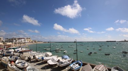 Playa la Caleta vissersboten Cádiz Spanje