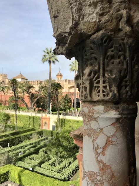 Game of Thrones filmlocaties in Andalusië - Real Alcazar Sevilla tuinen pilaar