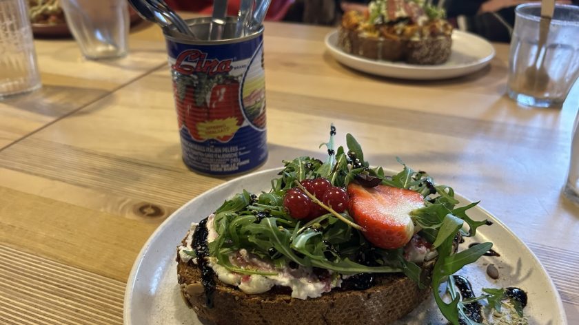 Lekkerste vega en vegan restaurants Enschede - Stoet uit de oven - warme geitenkaas