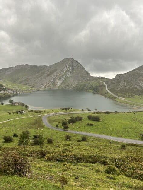 Lagos de Covadonga in Noord-Spanje in de regen