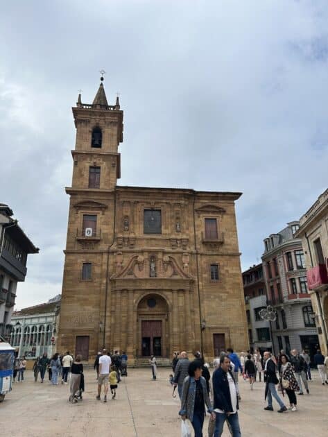 Oviedo Asturië Spanje - Iglesia de San Isidoro el Real