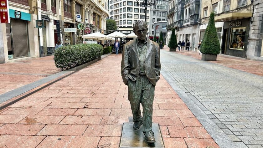 Oviedo Asturië Spanje standbeeld Woody Allen