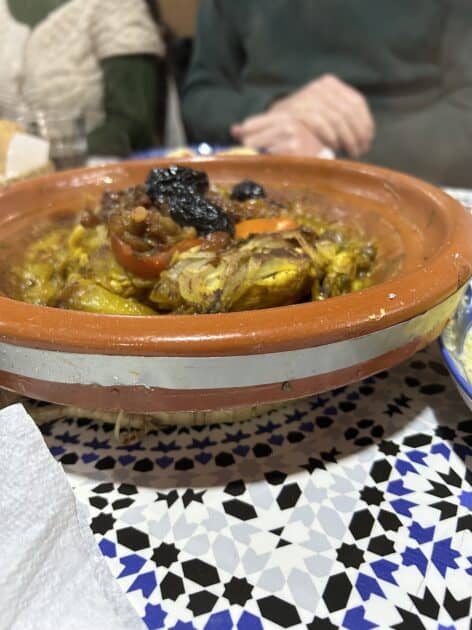 Marokkaanse gerechten kip tajine