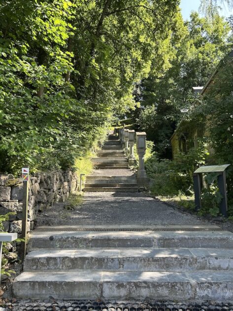Celles, Kruisweg Celles trap
