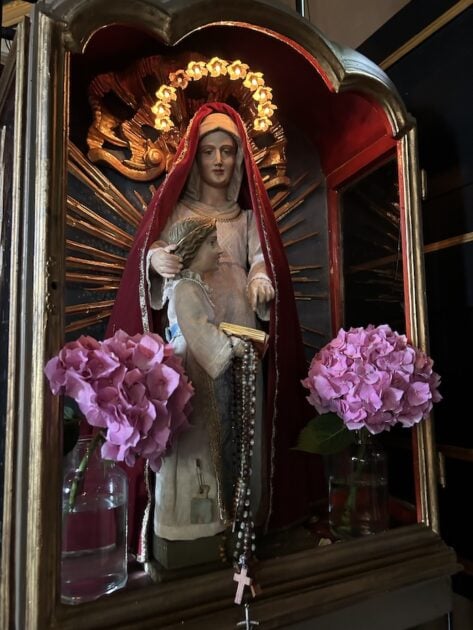 Kerkje Warfhuizen - Onze Lieve Vrouwe van de Besloten Tuin Maria