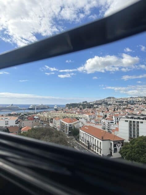 Funchal kabelbaan Monte uitzicht op stad
