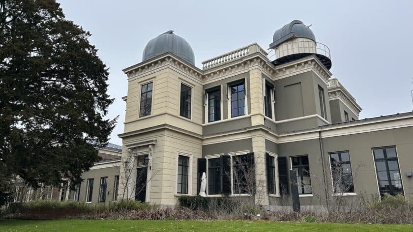 Oude Sterrewacht Leiden, koepels gebouw