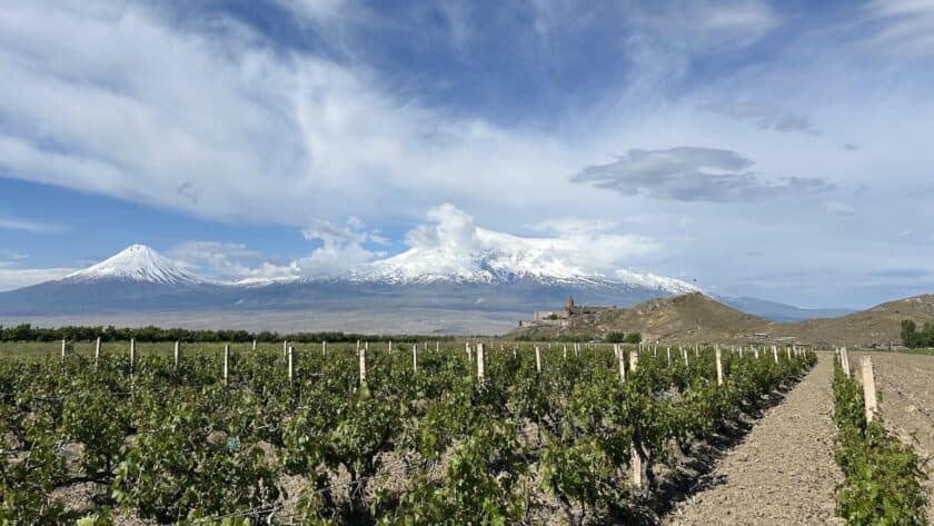 Armenië, Khor Virap, Ararat op achtergrond