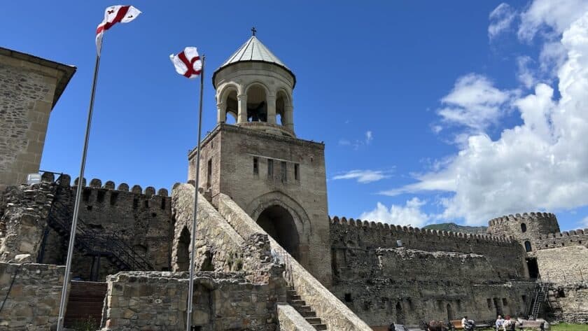 Georgië, Mtscheta , Svetishoveli kathedraal buitenzijde