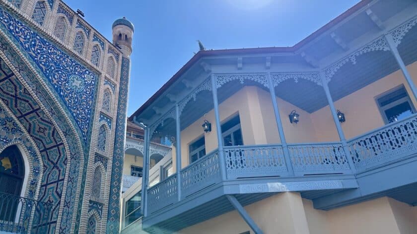 Georgië, Tbilisi, blauw balkon