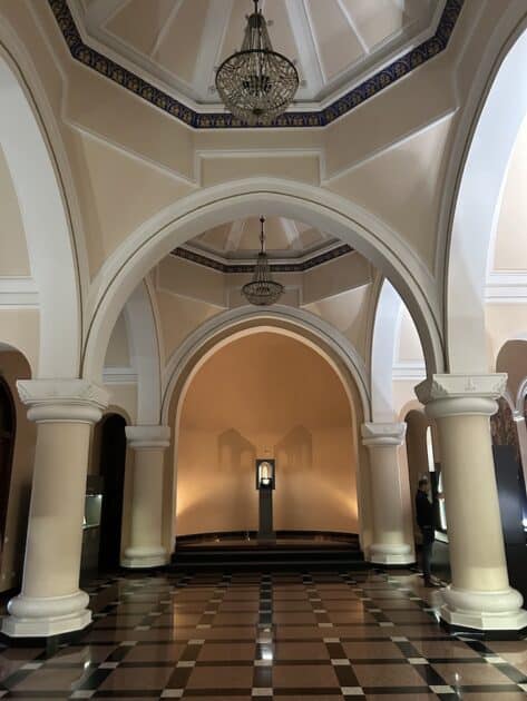 Rondreis Armenië, Yerevan, Matenadaran Museum zaal