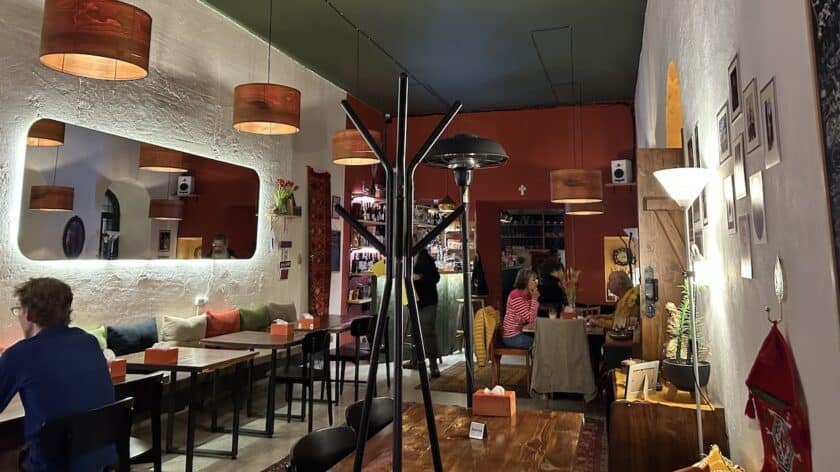 Armenië, Gjoemri, Syrisch restaurant Al Ahwaz binnen