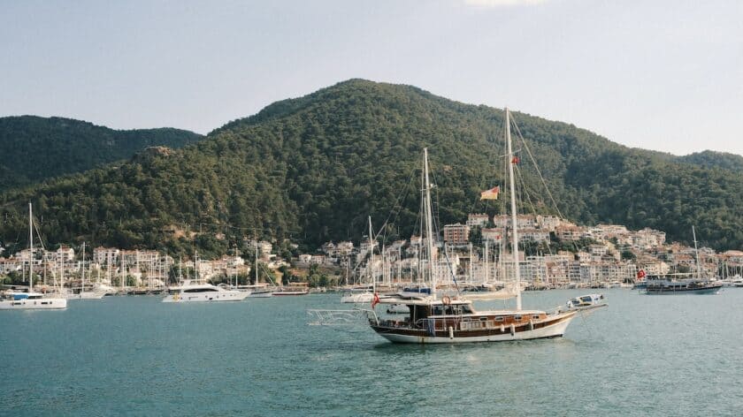 Kleinschalige kustplaatsen in Turkije - Fethiye, Lycische kust, Turkije, uitzicht op jachthaven