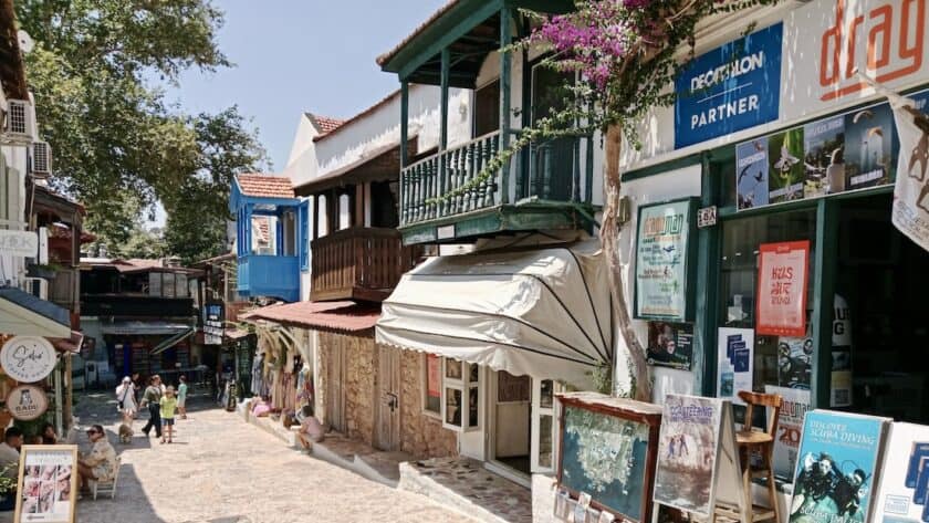 Kleinschalige badplaatsen in Turkije - Kalkan, Lycische kust, Turkije, straat