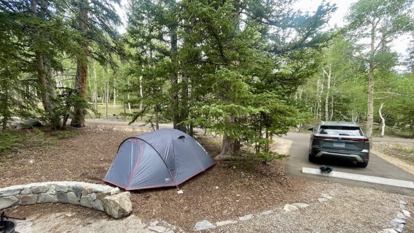 Auto huren in Amerika, campground tentje met huurauto