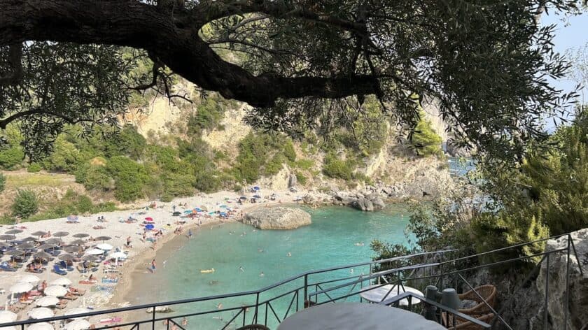 Parga, Bar Atrium met uitzicht op Piso Krioneri