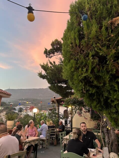 Parga restaurants, taverna Andreas, uitzicht lampjes