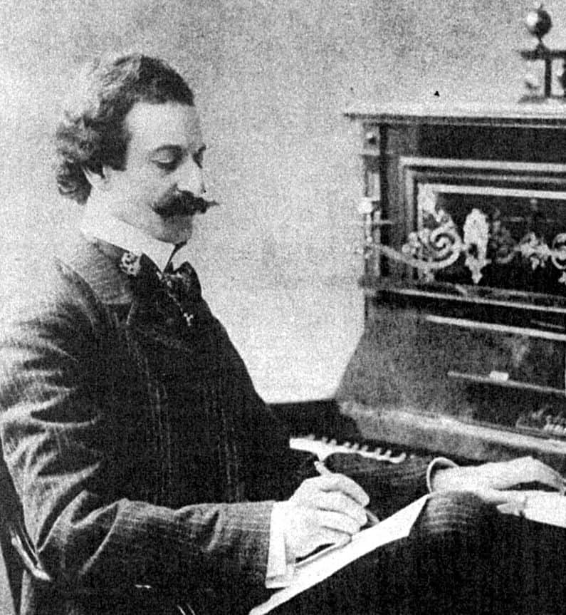 800px Oscar Straus at the piano