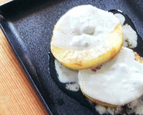 Gebakken appel met gorgonzola