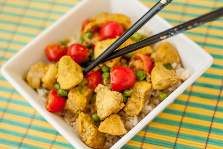 Thai Coconut Curry Chicken - www.platingpixels.com