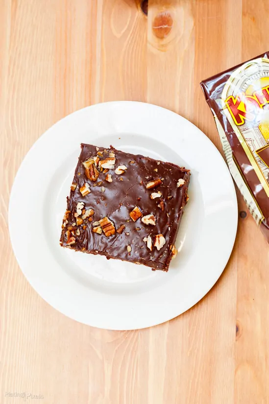 Kahlua Coffee Chocolate Fudge Cake recipe - www.platingpixels.com
