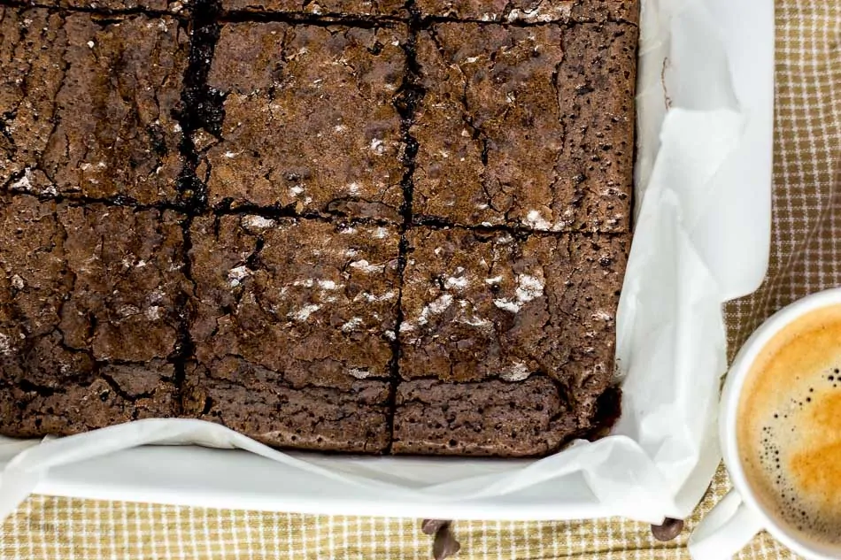 Dark Chocolate Espresso Brownies recipe - www.platingpixels.com