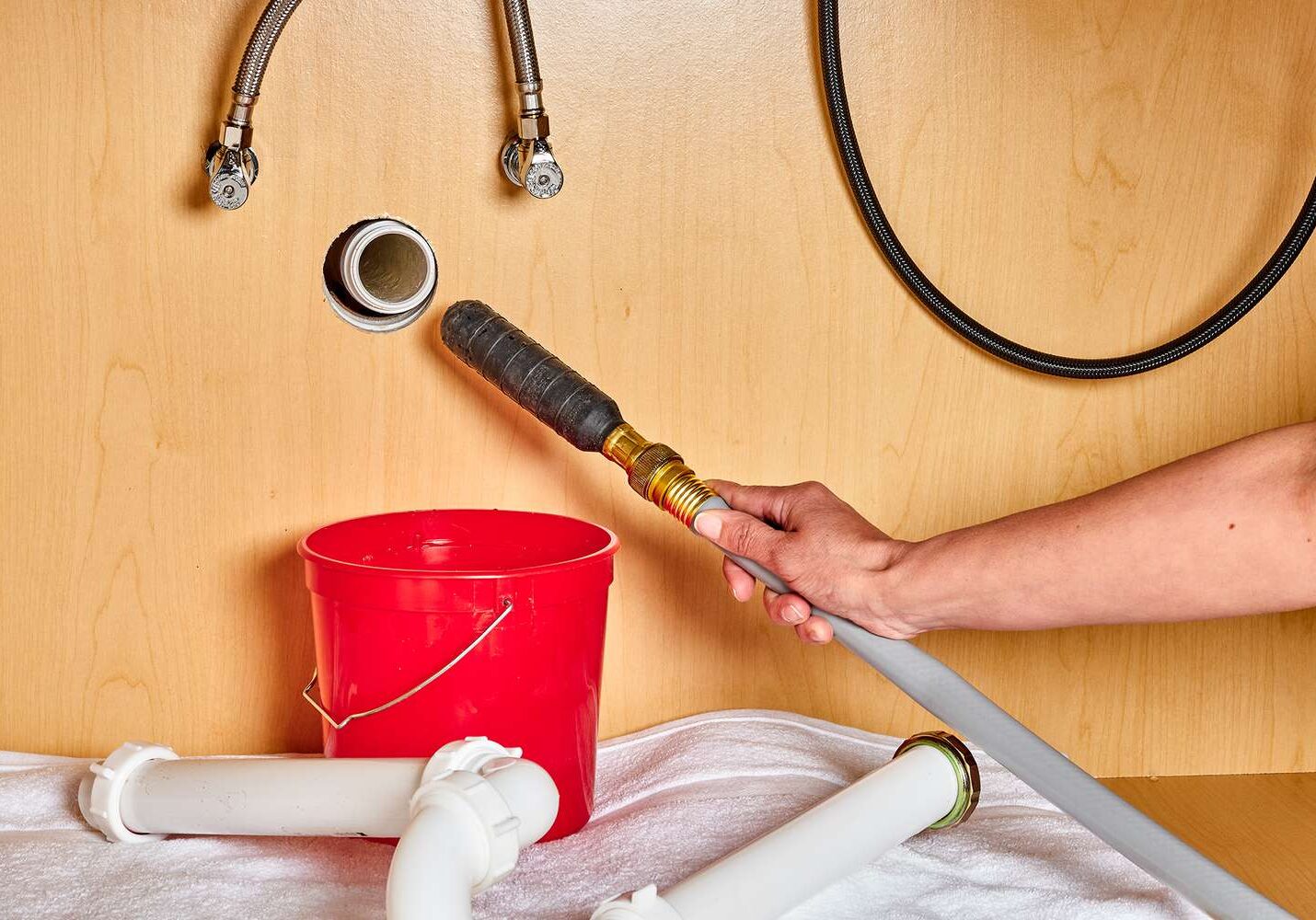 Drain cleaning bladder